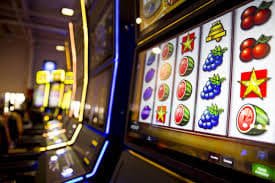 Studio live-dealer Pretty Gaming dengan croupier dan meja permainan blackjack